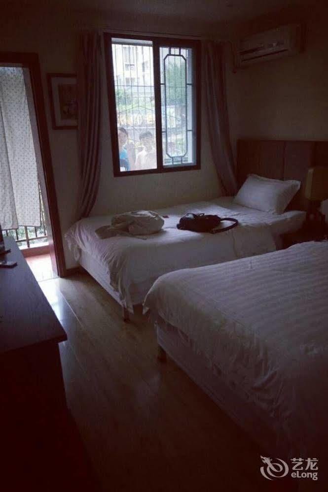 Chengdu Brocade Inn Bagian luar foto